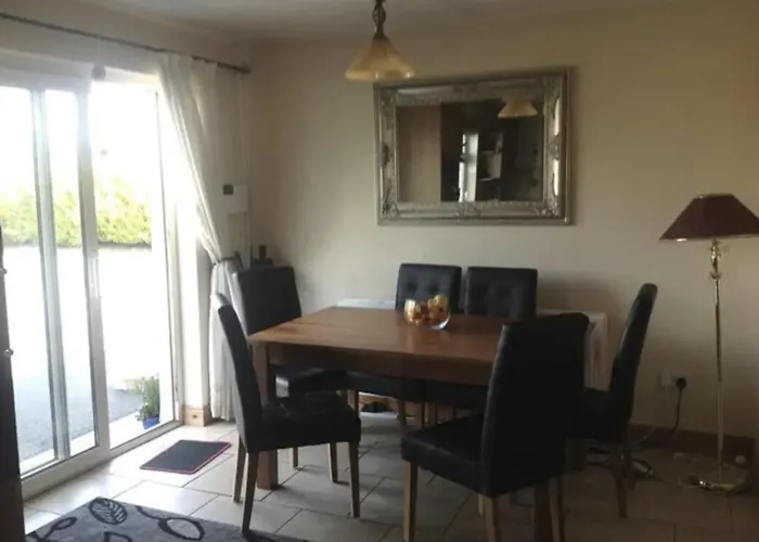 Feriehus Eden House *